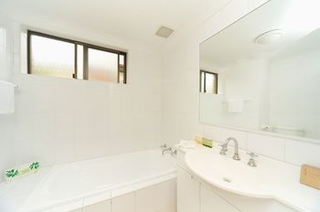 Waldorf Eastwood Residential Apartments - Darwin Holiday 8