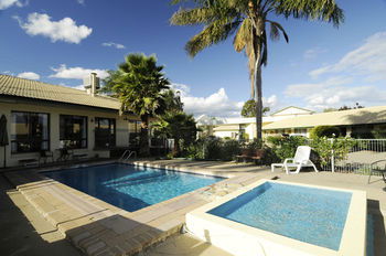 McNevin's Tamworth Motel - Darwin Holiday 1