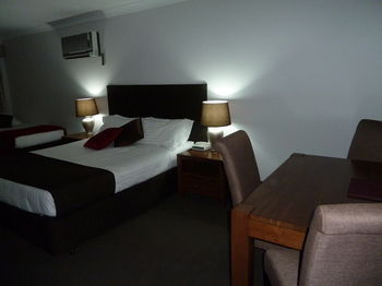 McNevin's Tamworth Motel - Darwin Holiday 12