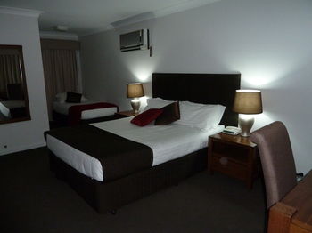 McNevin's Tamworth Motel - Darwin Holiday 31