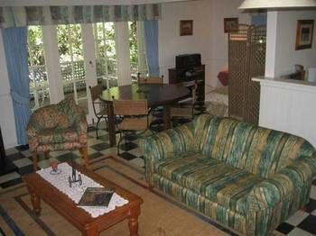 House Of Laurels - Darwin Holiday 64