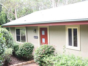 House Of Laurels - Darwin Holiday 1