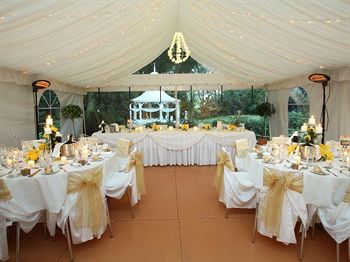 House Of Laurels - Darwin Holiday 20