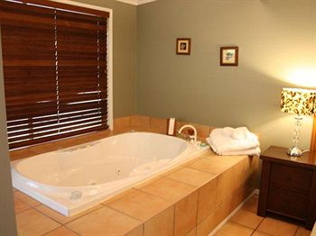 House Of Laurels - Darwin Holiday 28