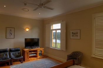 Tizzana Winery Bed & Breakfast - Darwin Holiday 5