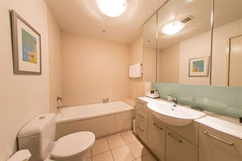 Accent Accommodation At Docklands Melbourne - Darwin Holiday 18