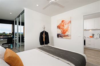 Apartments @ IKON Glen Waverley - Darwin Holiday 2