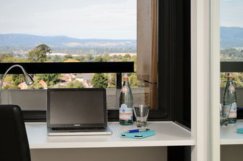 Apartments @ IKON Glen Waverley - Darwin Holiday 15