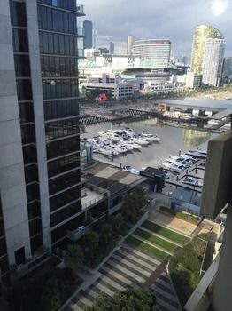 Apartments Melbourne Domain - Docklands - Darwin Holiday 26