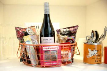 Art Series - The Larwill Studio - Darwin Holiday 11