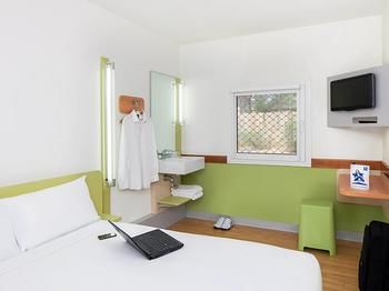 Ibis Budget Fawkner - Darwin Holiday 24