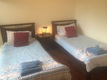 Australian Home Away @ East Doncaster Andersons Creek 1 - Darwin Holiday 4