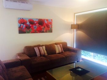 Australian Home Away @ East Doncaster Andersons Creek 1 - Darwin Holiday 13