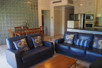 Mirra Chana - Darwin Holiday 17