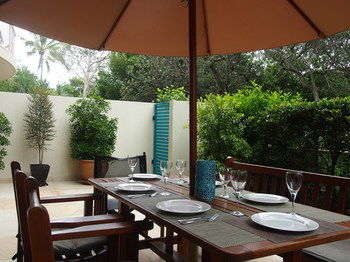 Mirra Chana - Darwin Holiday 27