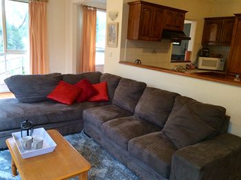 Australian Home Away @ Doncaster Grange Park - Darwin Holiday 17
