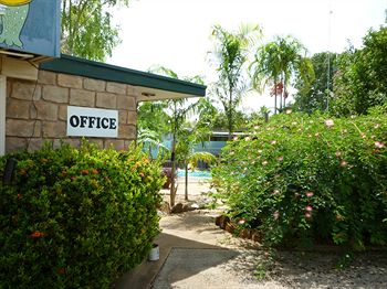 Palm Court Budget Motel Hostel/Backpackers - Darwin Holiday 0