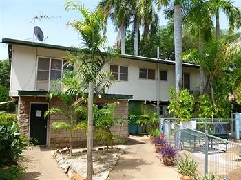Palm Court Budget Motel Hostel/Backpackers - Darwin Holiday 2