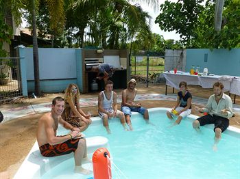 Palm Court Budget Motel Hostel/Backpackers - Darwin Holiday 10