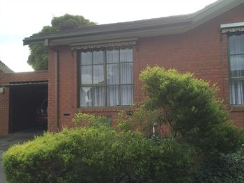 Australian Home Away Doncaster Elgar 2 - Darwin Holiday 9