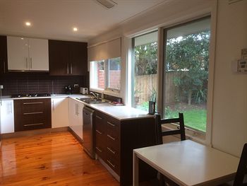 Australian Home Away Doncaster Elgar 2 - Darwin Holiday 13