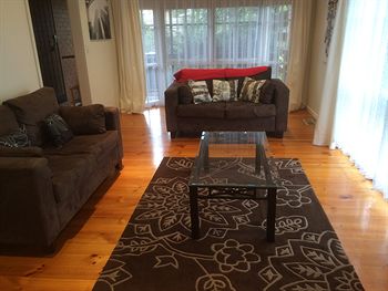 Australian Home Away Doncaster Elgar 2 - Darwin Holiday 15