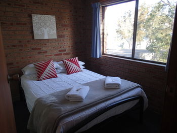 Dungowan Waterfront Apartments - Darwin Holiday 13