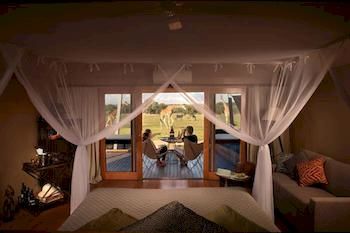 Zoofari Lodge, Taronga Western Plains Zoo - Darwin Holiday 0
