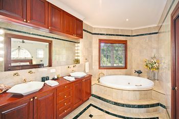 Kingfishers Manor @ Noosa - Darwin Holiday 10