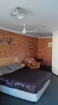 Branxton House Motel, Hunter Valley - Darwin Holiday 9