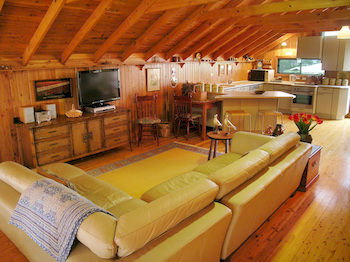 Hunter Valley Cooperage B&B - Darwin Holiday 4