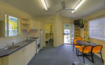 Alex Beach Cabins - Darwin Holiday 13