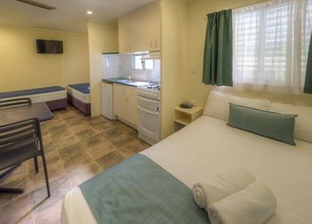 Alex Beach Cabins - Darwin Holiday 35