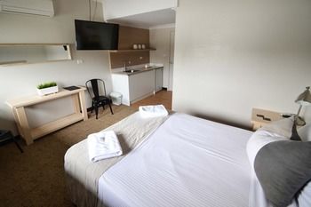 Crossroads Hotel Liverpool - Darwin Holiday 24