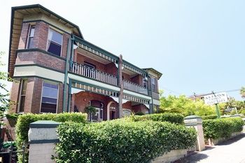 Alison Lodge - Darwin Holiday 3