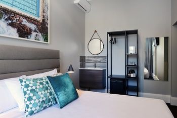 Alison Lodge - Darwin Holiday 9