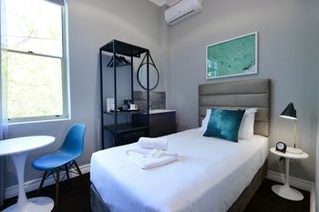 Alison Lodge - Darwin Holiday 18