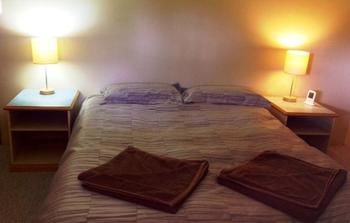 Hunter Hideaway Cottages - Darwin Holiday 0