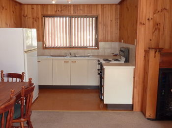 Hunter Hideaway Cottages - Darwin Holiday 7