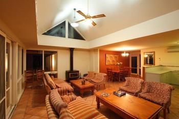 Rothbury Escape - Darwin Holiday 10