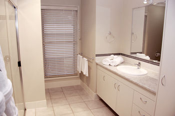 Yabbaloumba Retreat - Darwin Holiday 3