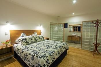 Coverdales B & B At Eumundi - Darwin Holiday 1