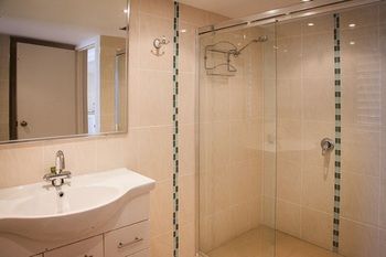 Elouera Tower Beachfront Apartments - Darwin Holiday 3