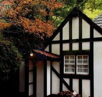 Tudor Cottages Mt Dandenong - Darwin Holiday