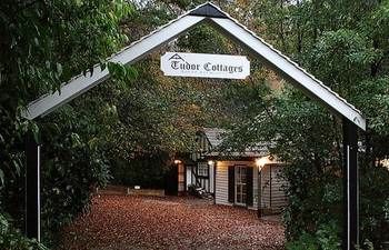 Tudor Cottages Mt Dandenong - Darwin Holiday 21