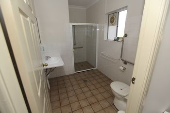 Across Country Motel And Serviced Apartments - Darwin Holiday 5