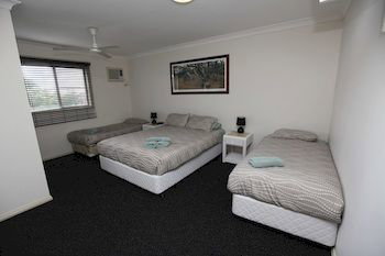 Across Country Motel And Serviced Apartments - Darwin Holiday 11