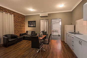 Akuna Motor Inn And Apartments - Darwin Holiday 11