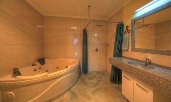 Maleny Tropical Retreat Balinese B&b - Darwin Holiday 68