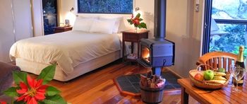 Montville Grove Romantic Cottages - Darwin Holiday 6